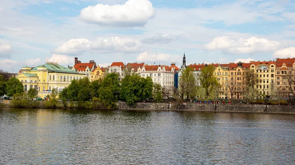 Czechy Praga Kwietnia 2022 Architektura Miasta Krajobraz Nad Wełtawą — Zdjęcie stockowe