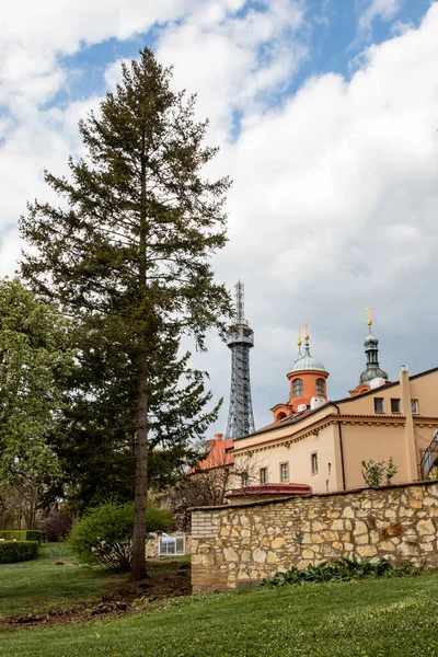 Praga República Checa Abril 2022 Torre Petrin —  Fotos de Stock