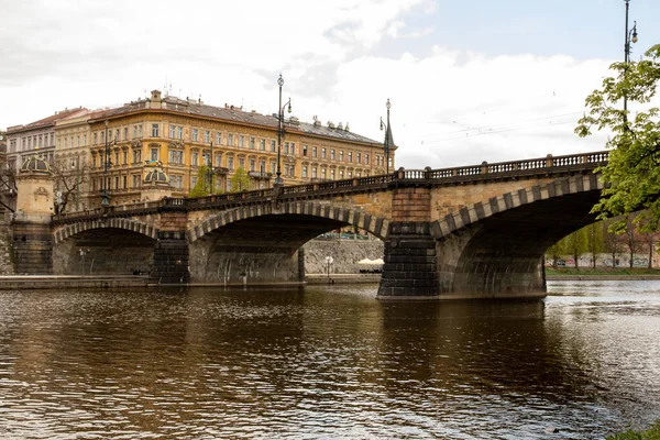 Prag Çek Cumhuriyeti Nisan 2022 Şehir Mimarisi Vltava Nehri Manzarası — Stok fotoğraf