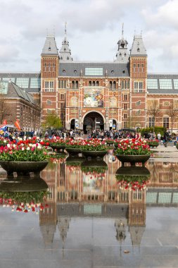 13 Nisan 2022 Amsterdam Hollanda 'da. Güzel bir manzara. Şehrin mimarisi..