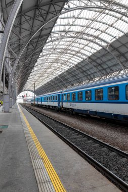 Prag Çek Cumhuriyeti 25 Nisan 2022 En büyük tren istasyonu