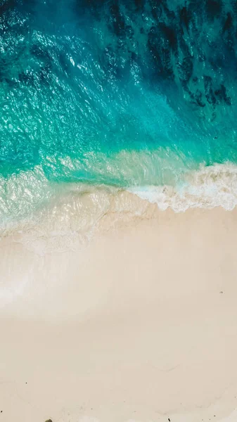 Turkuaz su ve çok güzel beyaz kum manzarası..