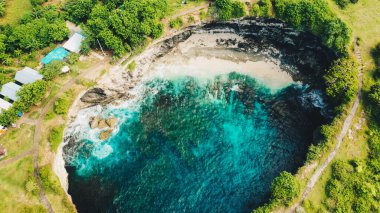 Nusa Penida, Endonezya 'daki Broken Beach' in en iyi manzarası.