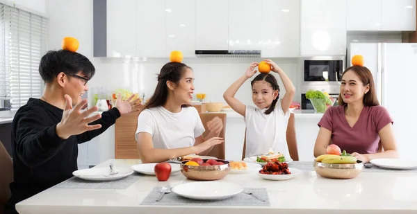 Large Happy Asian Family Spends Time Dining Table Home Little — Fotografia de Stock