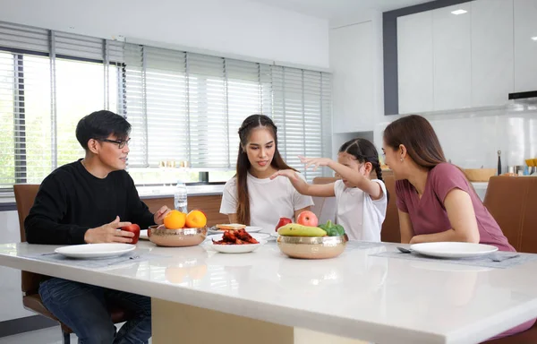 Large Happy Asian Family Spends Time Dining Tables House Little — Fotografia de Stock
