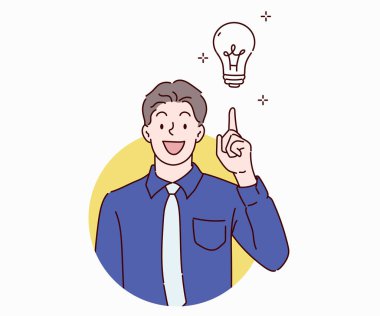 İşadamı iyi fikirler düşünüyor. Seçim kavramı ve cevaplar arıyor.