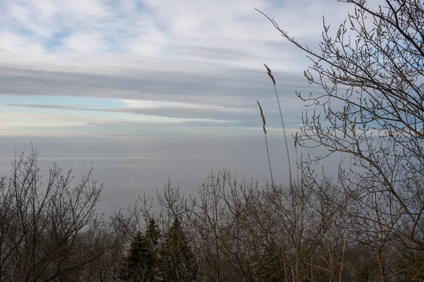 Ήρεμη Βαλτική Θάλασσα Μετατρέπεται Μια Ελαφριά Ομίχλη Στον Ορίζοντα Κάτω — Φωτογραφία Αρχείου