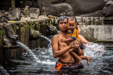 Bali, Endonezya. 15 Ağustos 2021: Bali, Endonezya 'daki kutsal tapınak manzarası