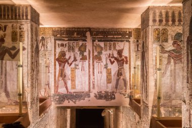 Firavunların mezarlarının içinde şaşırtıcı hiyeroglifler.