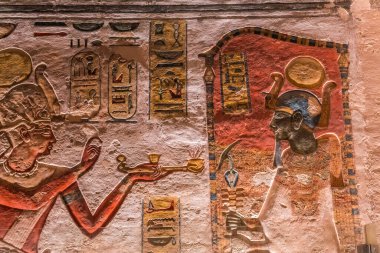 Firavunların mezarlarının içinde şaşırtıcı hiyeroglifler.