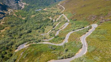 İspanya 'nın dolambaçlı yollarının havadan görünüşü
