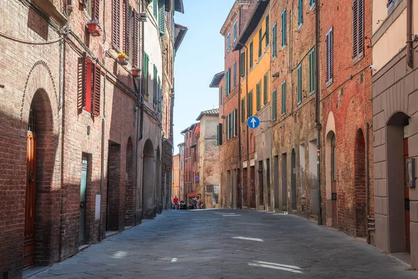 Widok Ulicę Siena Stare Miasto Włochy — Zdjęcie stockowe