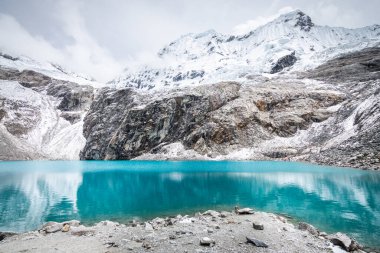Peru And Dağları 'ndaki 69 göl manzarası, huascaran