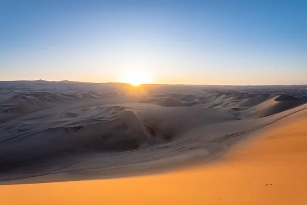Образцовые Формы Песчаных Дюн Пустыни — стоковое фото