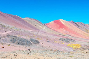 Vinicunca Dağı ve Vadisi 'nin muhteşem manzarası, Peru