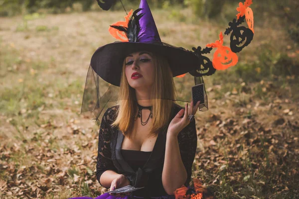 Halloween Party Concept Mysterious Girl Black Dress Beautiful Young Dark — Stock Photo, Image