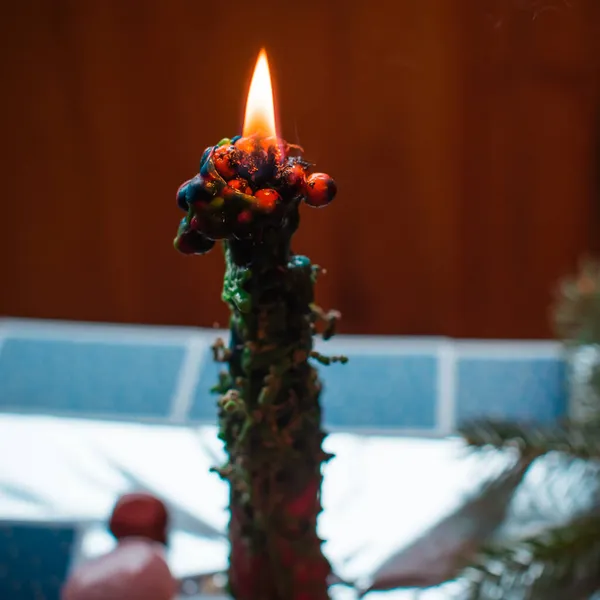 Konzept Der Weihnachtsweihnacht Vorhersagen Über Ein Kerzenfeuer Und Andere Rituale — Stockfoto