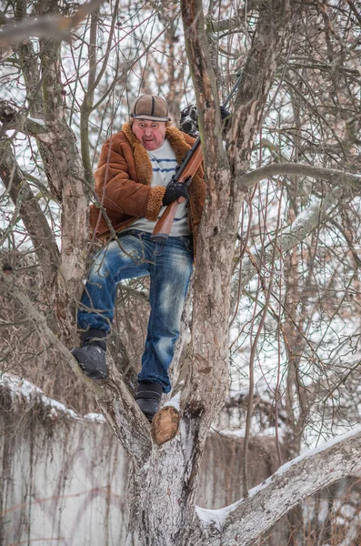 Jäger Mann Der Wintersaison Norden Erholung Lebensstil Der Menschen Touristen — Stockfoto