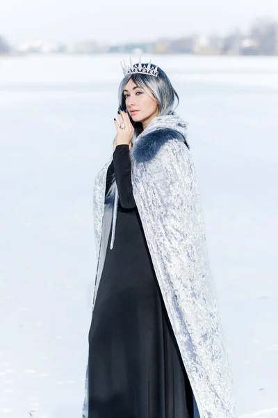 Portrait Reine Des Neiges Mode Avec Une Couronne Chrystal Bijoux — Photo