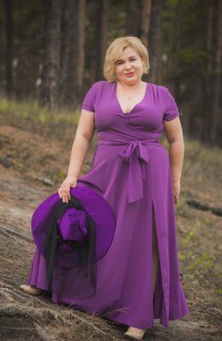 Güzel, tombul bir kadın portresi, zarif bir hayat tarzı, kaliteli unsurları olan, Amerikan tombul bir kadın.