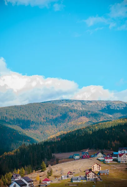 Výhled Les Hory Pojetí Výletu Cestování Pohled Evropskou Krajinu Koncept — Stock fotografie