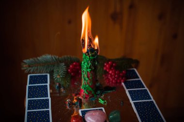 Noel mum ışığı kehaneti, aşkı ve başarıyı çeker. Sihir ve esrarengiz kavramı