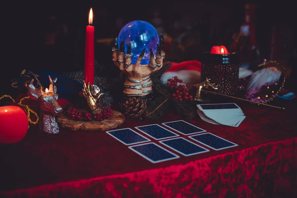 Winterse Kerstvoorspelling Een Kaarsen Tarotkaarten Magisch Esoterisch Concept Astrologie Wicca — Stockfoto