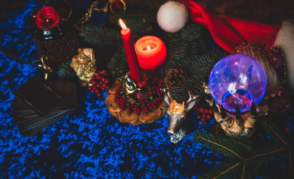 Predicción Navidad Invierno Una Vela Cartas Del Tarot Concepto Esotérico — Foto de Stock