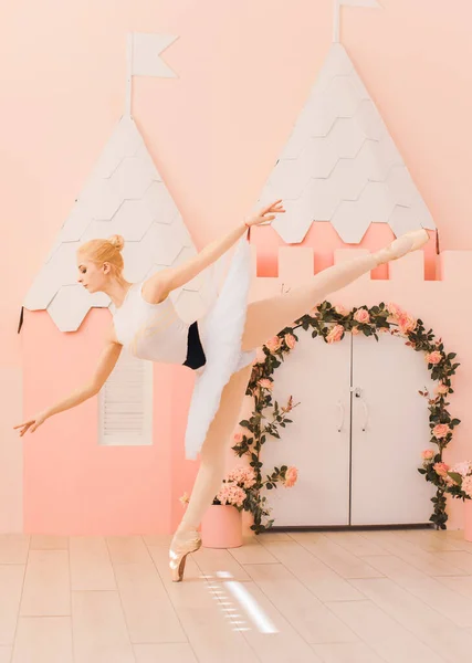 Jeune Ballerine Costume Ballet Dansant Sentant Souffle Vie Liberté — Photo