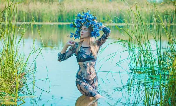 Boho Tarzında Oldukça Romantik Bir Kadın Moda Eğilimleri Kadın Güzelliği — Stok fotoğraf