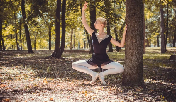 Ballet Danseur Dansant Dans Parc Ville Ballerine Sensuelle Dans Nature — Photo