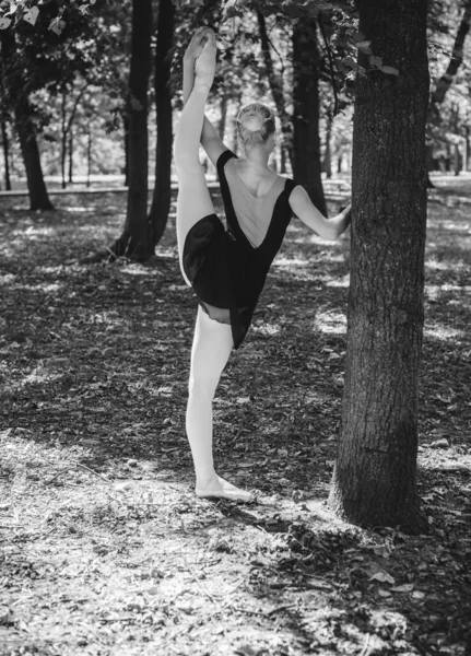 Balletttänzer Tanzen Stadtpark Sinnliche Ballerina Der Natur Ballerina Auf Der — Stockfoto