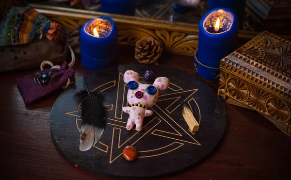 Magia Boneca Artesanal Witchcraft Com Uma Boneca Conceito Magia Vodu — Fotografia de Stock