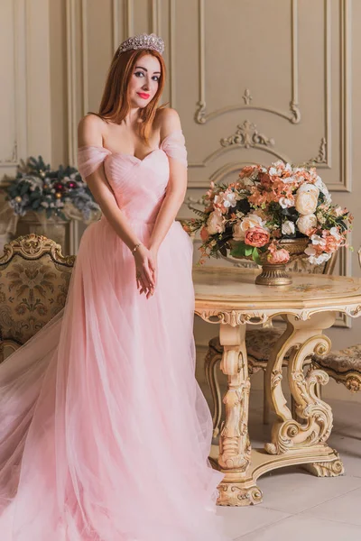 Mulher Europeia Elegante Moda Fantasia Noite Vestido Longo Roupas Estilo — Fotografia de Stock