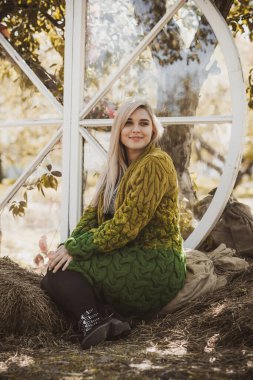 Sonbahar - sonbahar sezonu, büyük beden kadınlar için gündelik tarz. Moda kıyafetleri ve kıyafet malzemeleri.