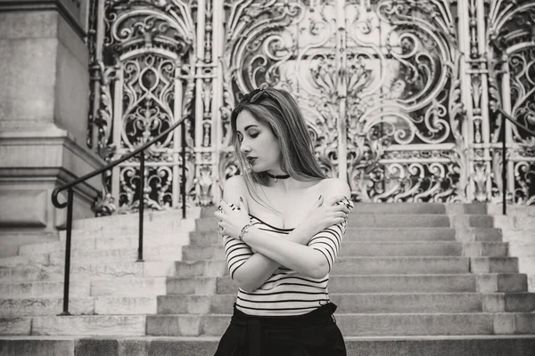 Férias Paris França Mulher Bonita Moda Descansa Centro Cidade Conceito — Fotografia de Stock