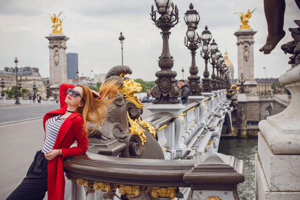 Nyaralás Párizsban Franciaországban Divatos Csinos Pihen Város Központjában Nyaralás Koncepciója — Stock Fotó