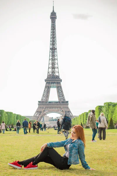 Vacaciones París Francia Las Mujeres Hermosas Moda Descansan Centro Ciudad — Foto de Stock