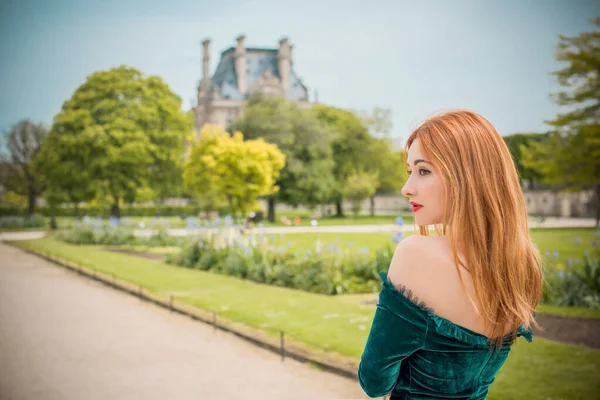 Ferien Paris Frankreich Modische Hübsche Frau Ruhe Der Mitte Der — Stockfoto