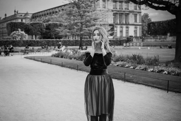 Semester Paris Frankrike Fashionabla Vackra Kvinna Vila Centrum Staden Begreppet — Stockfoto