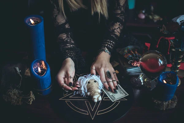 Ritual Hechizo Para Atraer Dinero Magia Pagana Predicción Del Destino — Foto de Stock