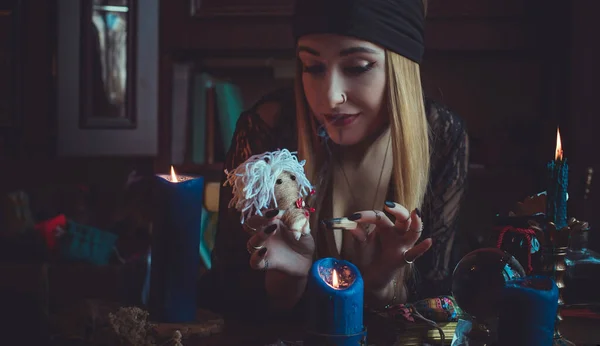 Konzept Der Heidnischen Magie Voodoo Magische Handgefertigte Puppe Hexerei Mit — Stockfoto