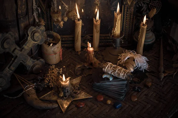 Kaarsen Branden Het Altaar Krachtige Magie Tussen Kaarsen Heidense Wicca — Stockfoto