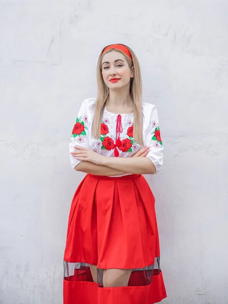 Mujer Europea Popular Moda Bordado Camisa Tradicional Concepto Traje Nacional — Foto de Stock