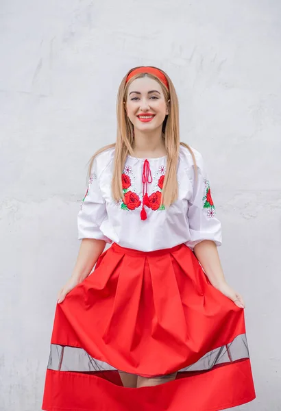 Mulher Moda Gente Europeia Camisa Tradicional Bordado Conceito Traje Nacional — Fotografia de Stock