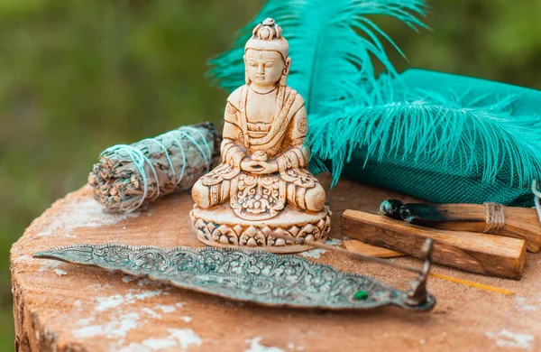 Praticar Meditação Casa Reiki Equilíbrio Espiritual Limpeza Chakras Conceito Relaxamento — Fotografia de Stock