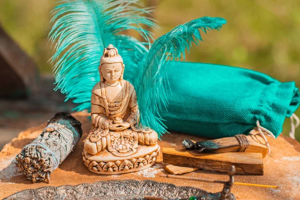 Praticar Meditação Casa Reiki Equilíbrio Espiritual Limpeza Chakras Conceito Relaxamento — Fotografia de Stock