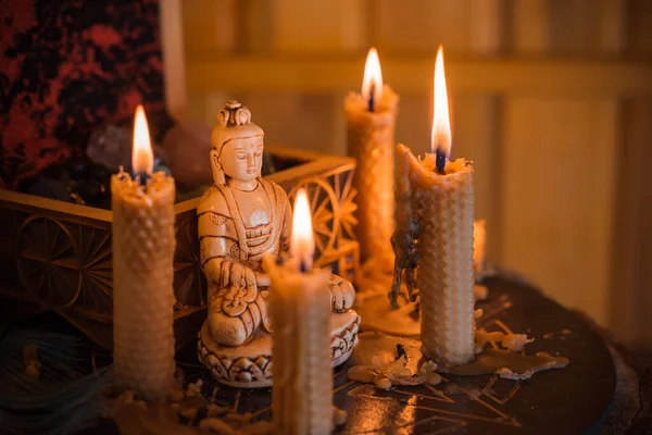 Praticar Meditação Casa Reiki Equilíbrio Espiritual Limpeza Chakras Conceito Relaxamento — Fotografia de Stock