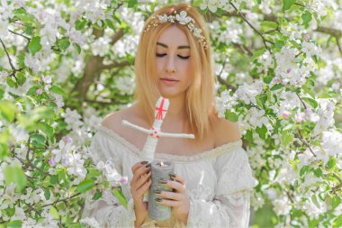 Beyaz büyü, temiz enerji reiki konsepti. Sihirli özellikler, bitkiler ve çiçekler, Slav cadı ayinleri ve esrarengiz kavramlar