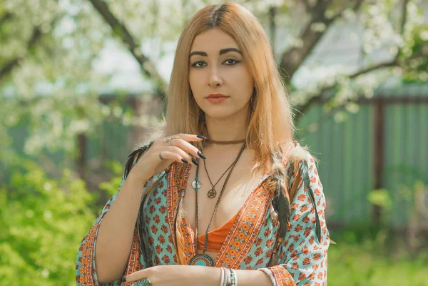 Ethnic Hippie Woman Posing Boho Style Clothes Nature Outdoor Fashion — Stockfoto